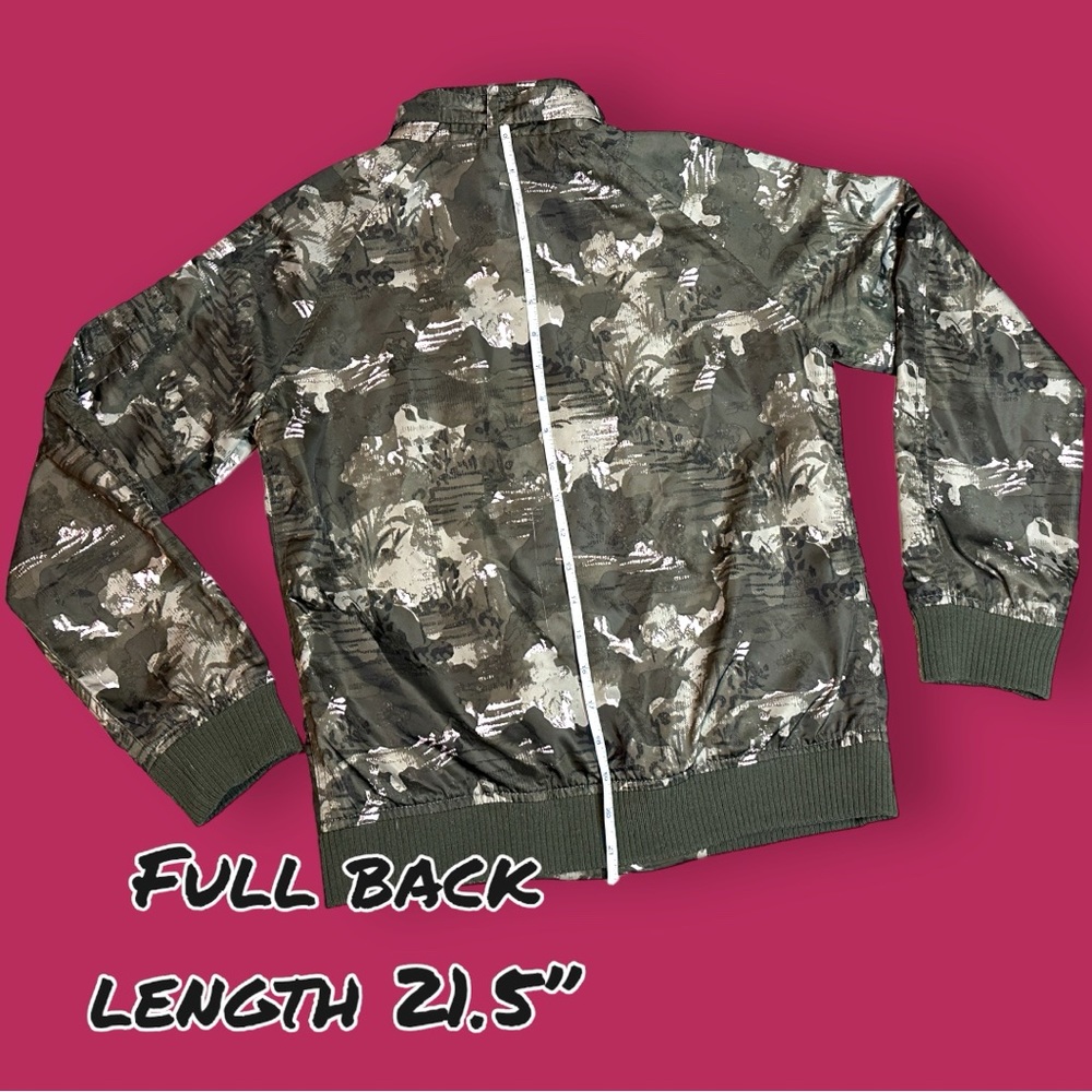 🎉 HOST PICK 🎉Girls’ Members Only Bomber Jacket in camo green and pink. Kids 12 - Picture 9 of 15